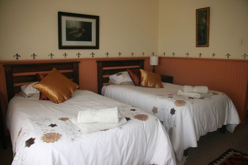 Eagles-Ridge-bedroom-2